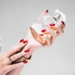 Parfum fruité femme : une explosion de fraîcheur et de féminité