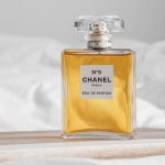 Parfums inspirés : l’art de se parfumer avec élégance et intelligence